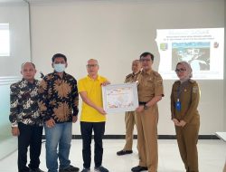 Disnaker Lampung Serahkan Penghargaan Pemenang LKS Bipartit III ke PT IEA